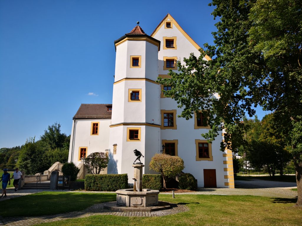 oberes Schloss und Rathaus